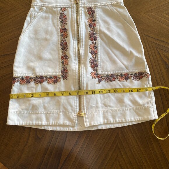 Diane Von Furstenberg Zip Front Skirt with Embroidery | size 2 - Picture 7 of 8